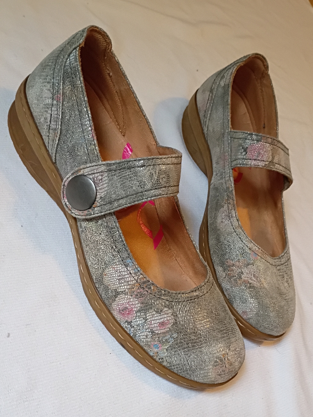 Comfortiva Align Comfort Embossed Mary Jane Narrow